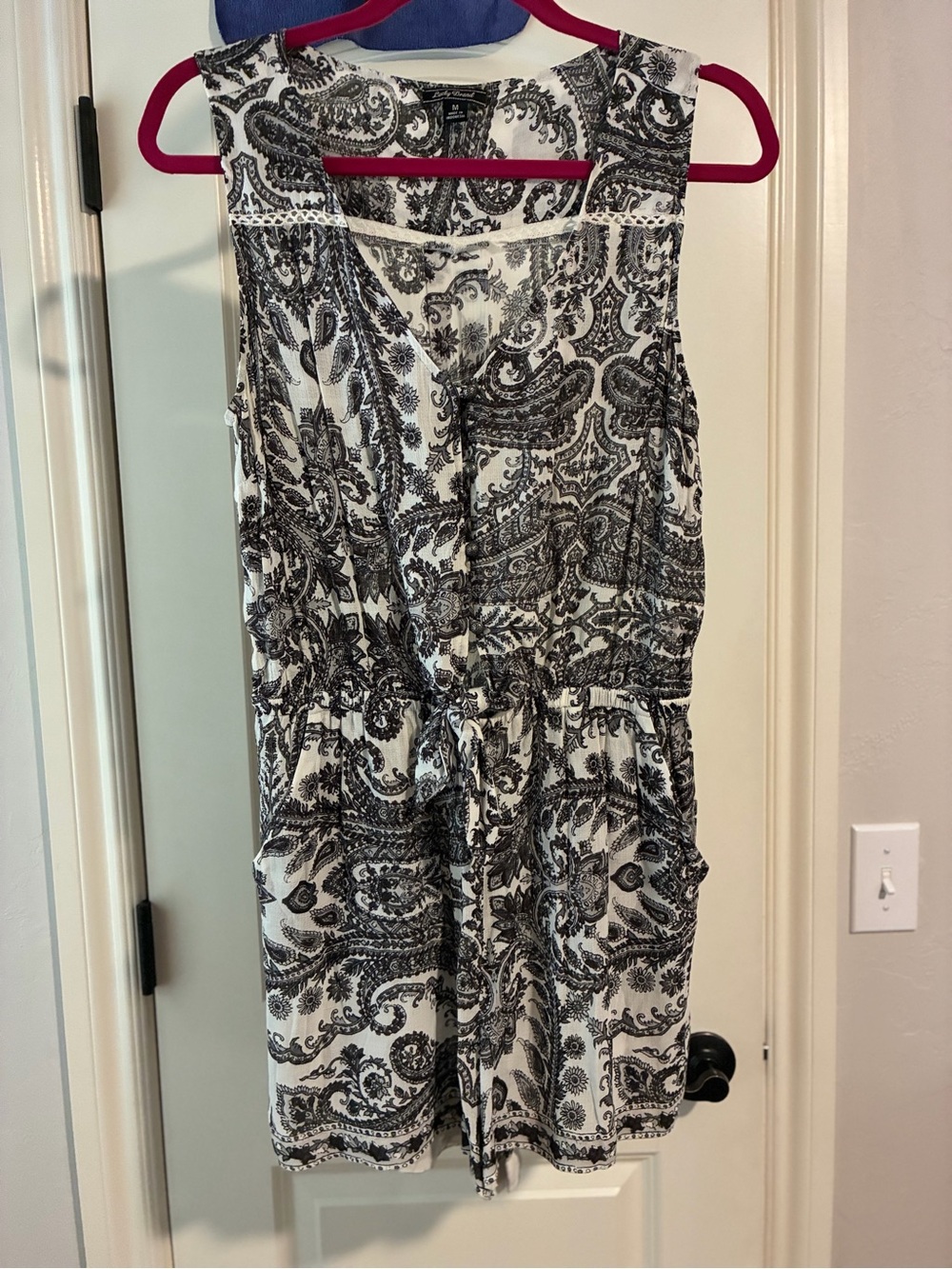 Lucky Brand Black & White Paisley Sleeveless Romper